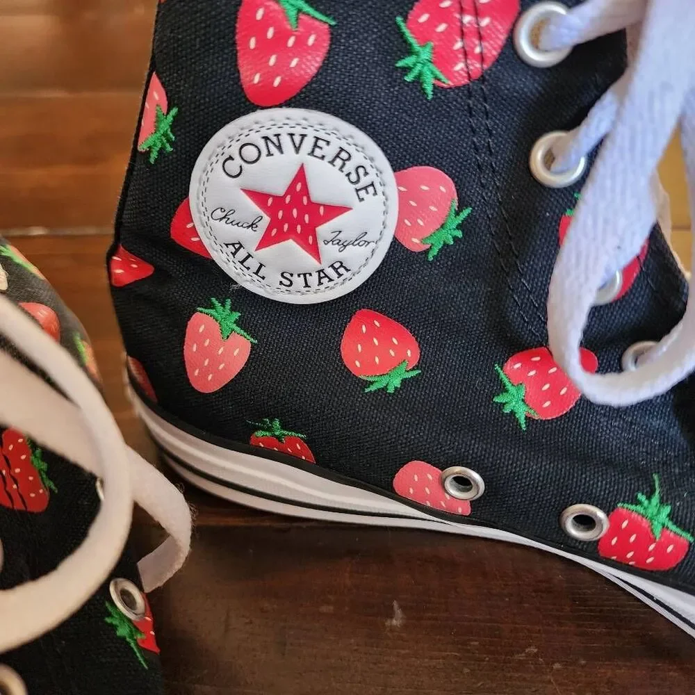 Chuck Taylor Converse All Star Hi Tops Black with Strawberries Size 5